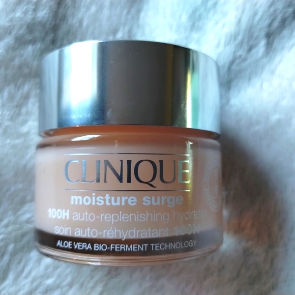 NIB- Clinique Moisture Surge Moisturizer/Mask💕 - Picture 13 of 16